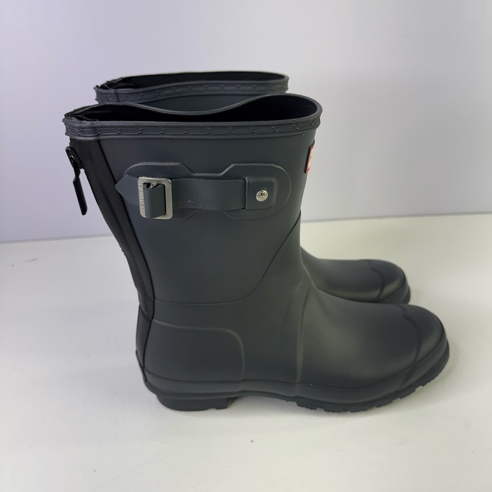 Short Hunter Boots with back zipper size 8 EUC - Picture 2 of 8